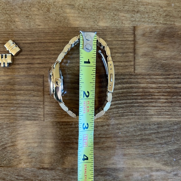 Seiko Gold and Black Women's Watch - Picture 9 of 10